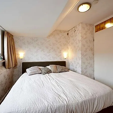 Hutspot Bed & Breakfast 3*